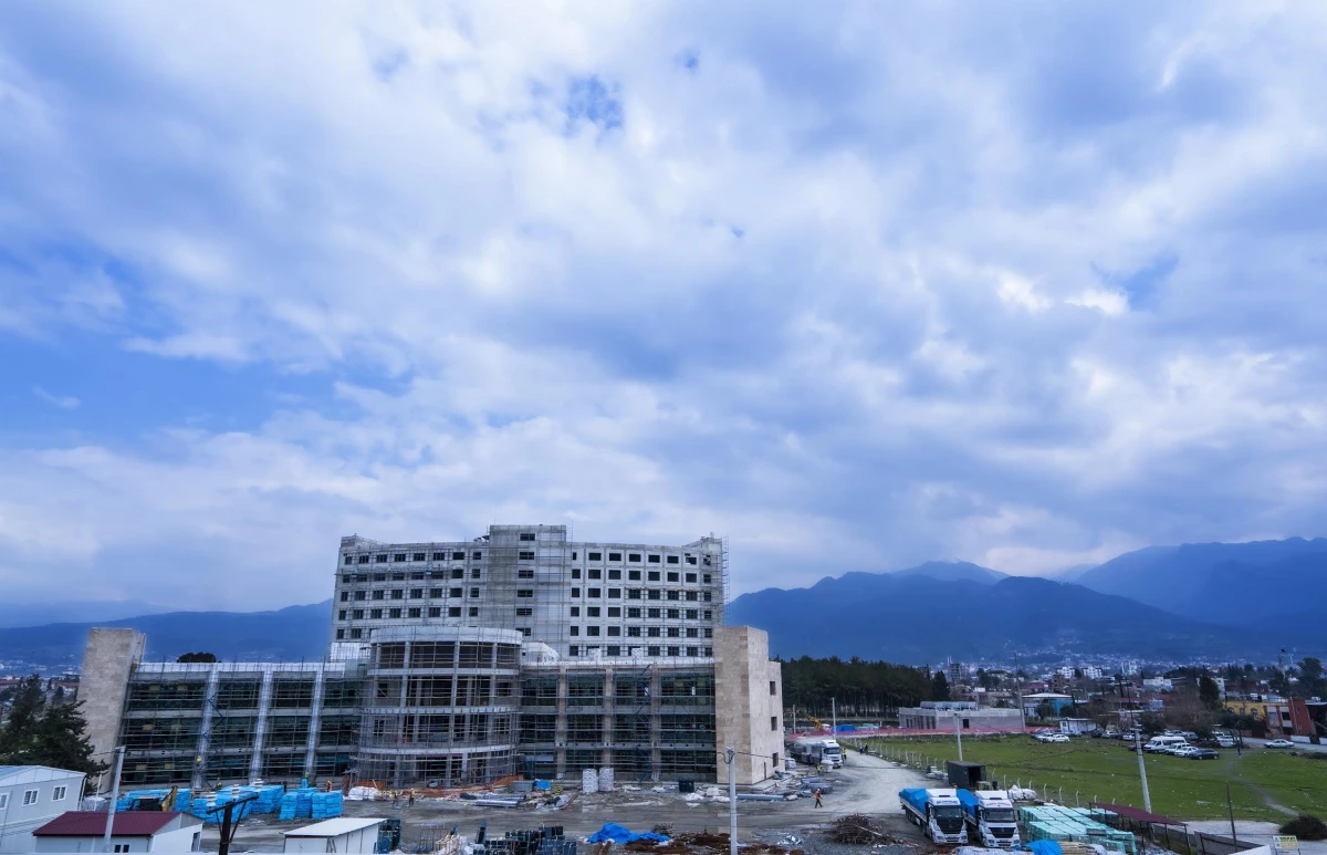 Hatay Dörtyol Devlet Hastanesi\'nin inşaatı hızla ilerliyor