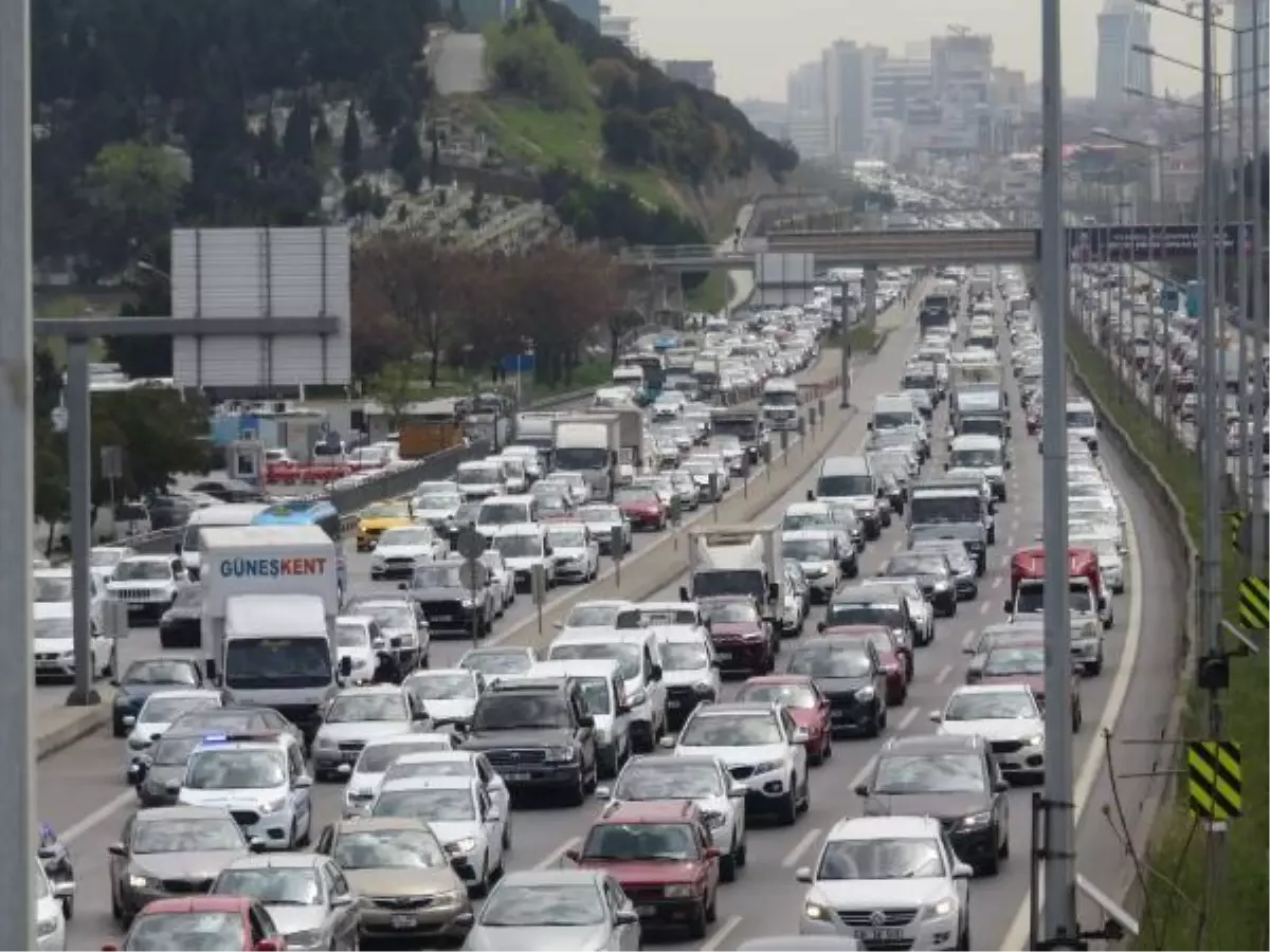 İstanbul\'dan tam kapanma kaçışı için dikkat çeken yorum: Ateşi Anadolu\'ya gönderdik