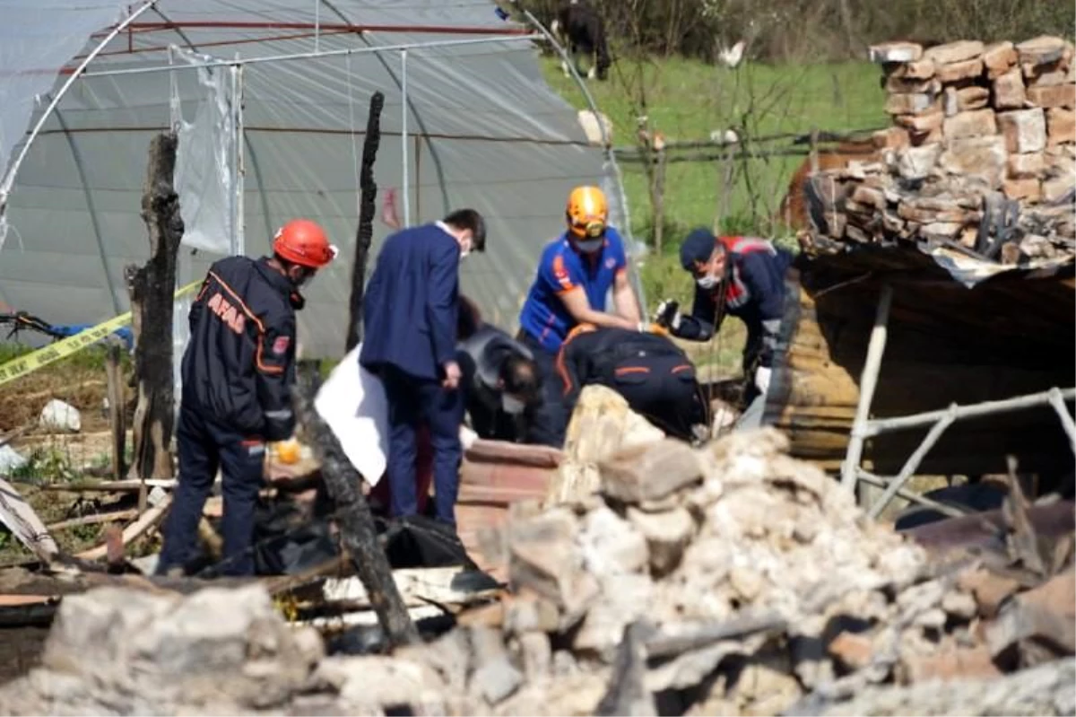 Kastamonu\'da yangında hayatlarını kaybedenler enkaz altından çıkartıldı