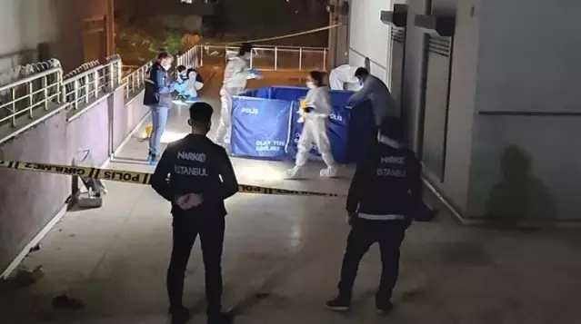 Baskında uyuşturucu ile birlikte 8. kattan atlayan genç, oracıkta can verdi Baskında uyuşturucu ile birlikte 8. kattan atlayan genç, oracıkta can verdi