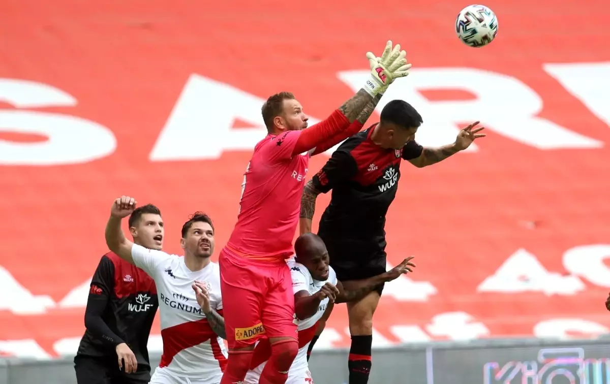 Süper Lig: Fatih Karagümrük: 2 - FT Antalyasppor: 2 (Maç sonu)