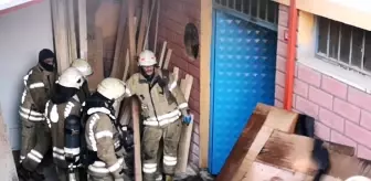 Ümraniye'de mobilya atölyesinde yangın