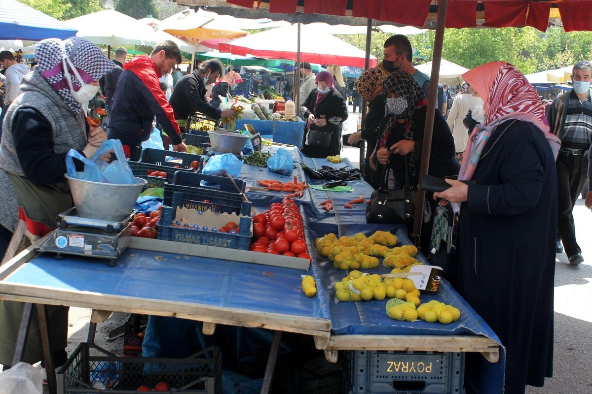 Artan fiyatlar kalabalığı engelleyemedi