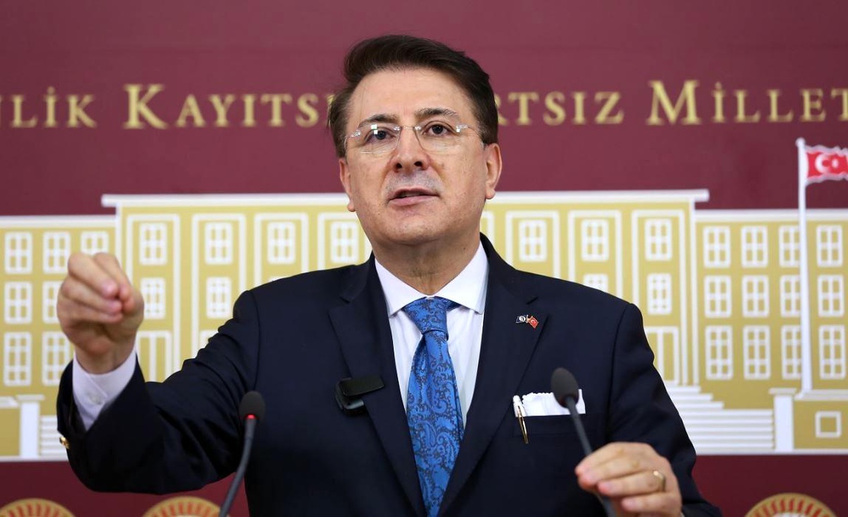 Aydemir: \'Cumhurbaşkanımız milleti tarif eden bir şahsiyettir\'