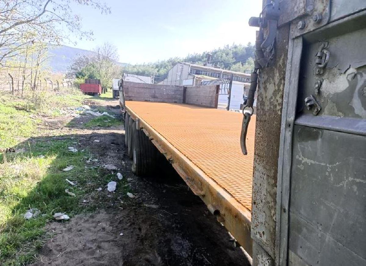 Çalınan malları satarken yakalandılar