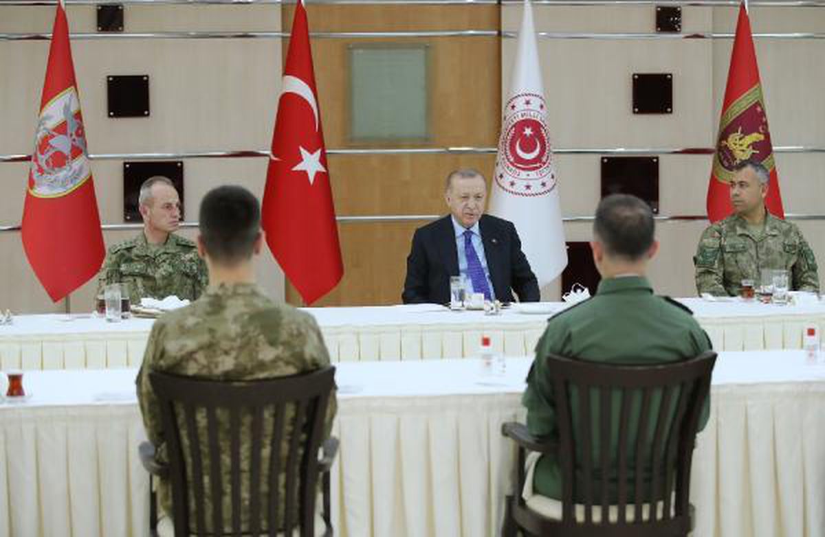 Son dakika haberleri: Cumhurbaşkanı Erdoğan, askerlerle iftar yaptı