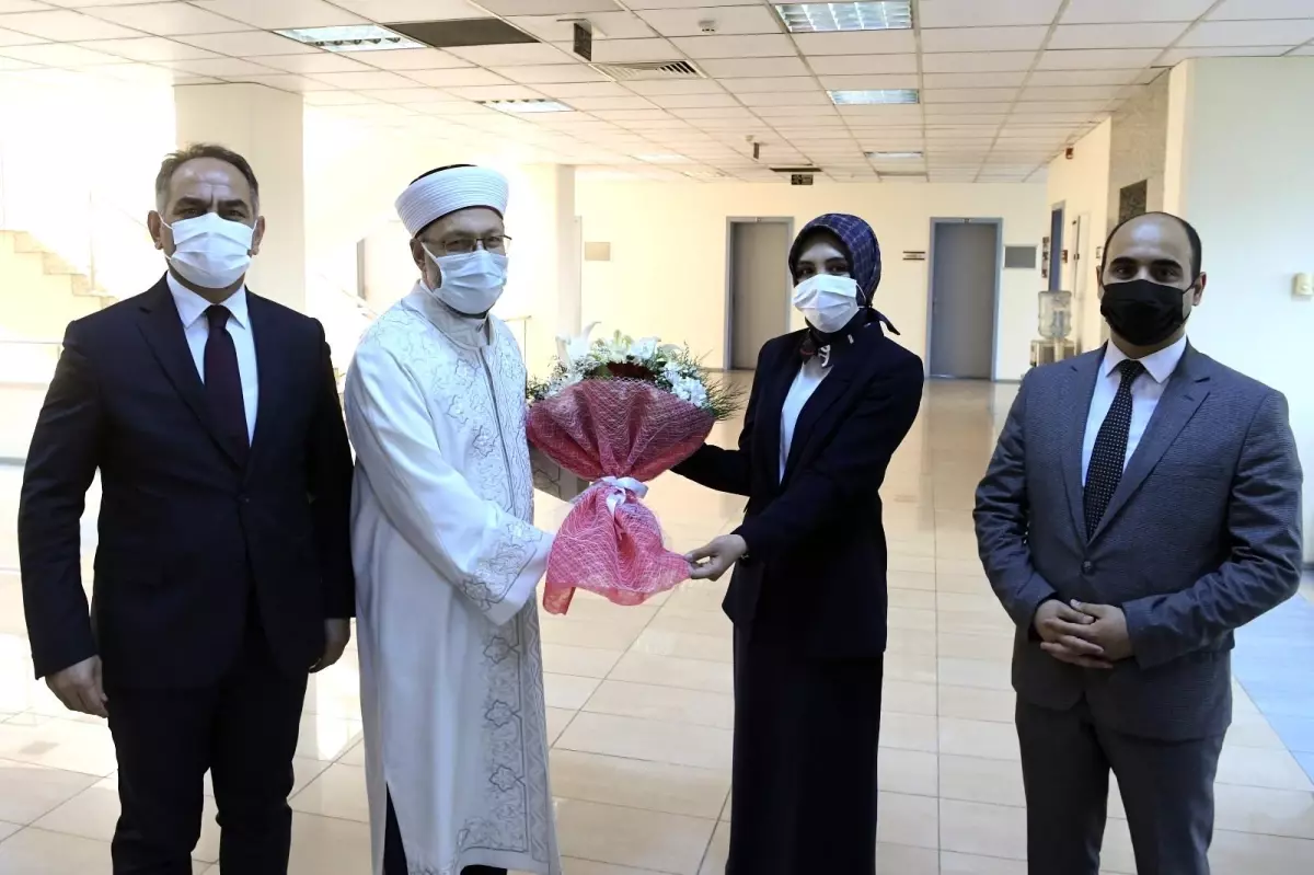 Diyanet İşleri Başkanı Erbaş: "Ne kadar faydalı işler yaparsanız o kadar çok hayırlı bir insan olursunuz"