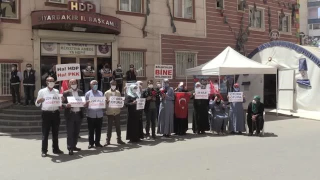 Diyarbakır anneleri, 25. ailenin evladına kavuşmasına ilişkin basın açıklaması yaptı