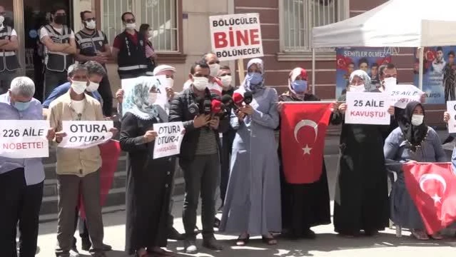 Diyarbakır anneleri, 25. ailenin evladına kavuşmasına ilişkin basın açıklaması yaptı