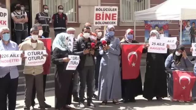 Diyarbakır anneleri, 25. ailenin evladına kavuşmasına ilişkin basın açıklaması yaptı