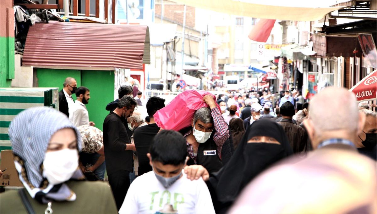 Elazığ\'da kısıtlama öncesi alışveriş yoğunluğu