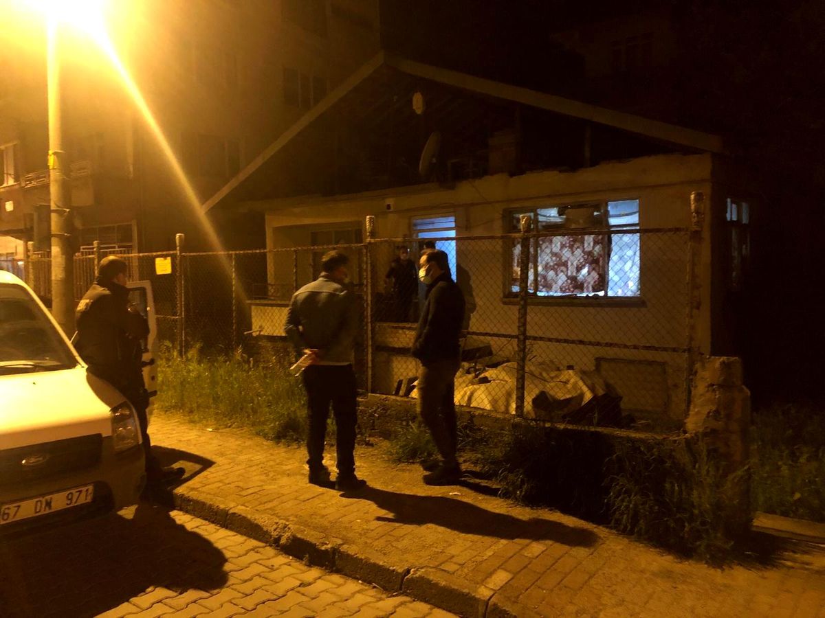 Evinde ölü bulunan kadının eşyaları ırmaktan çıkartıldı
