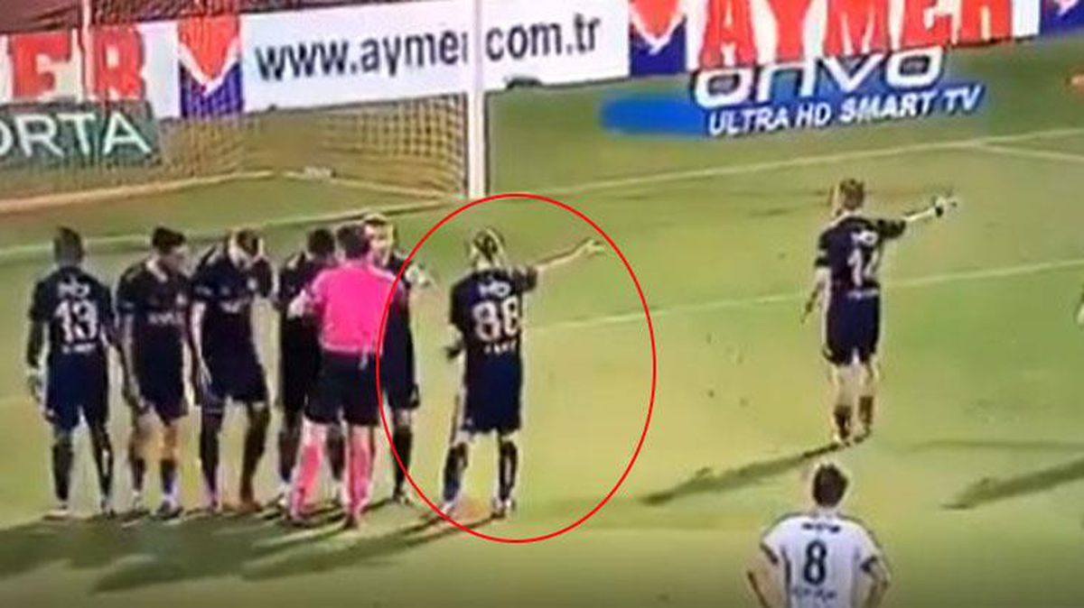 Harun Tekin'e fırça atmayan kalmadı! Emre Belözoğlu, Mesut ve Caner, tecrübeli kalecinin yaptıklarıyla çılgına döndü