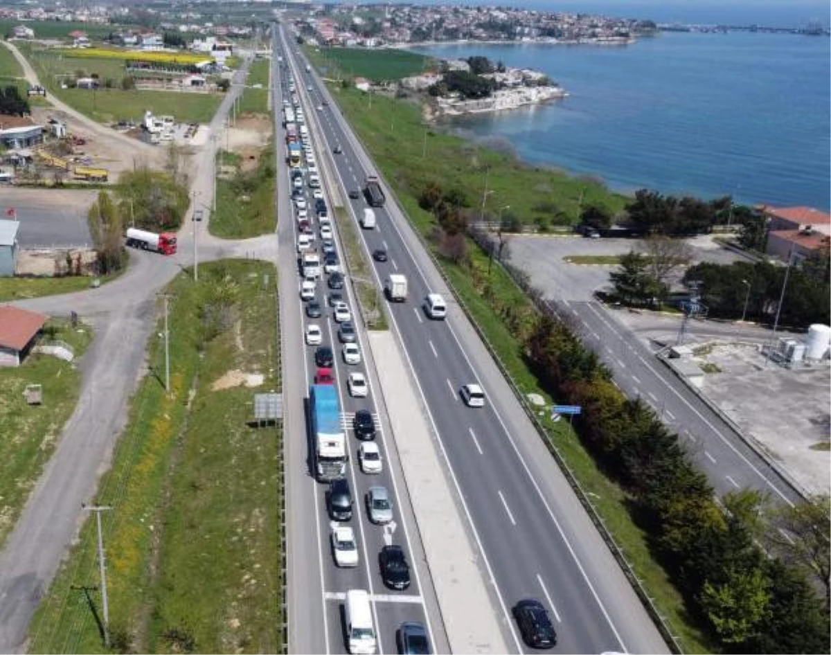 İstanbul-Tekirdağ yolunda araç kuyruğu