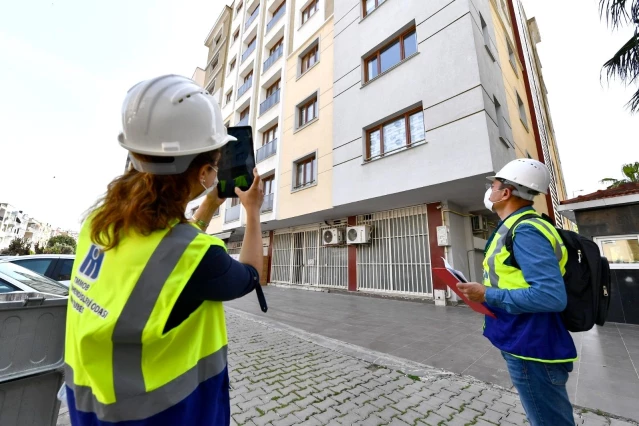 İzmir'de 100 mühendis yapı stoku envanteri için sahada