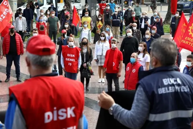 İzmir'de tam kapanma öncesi erken 1 Mayıs kutlaması