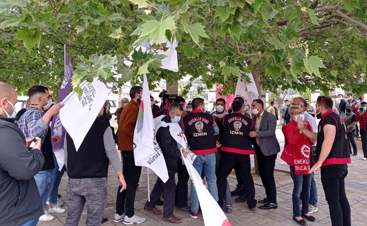 Karantinada olması gerekirken eylem için meydana çıkmış