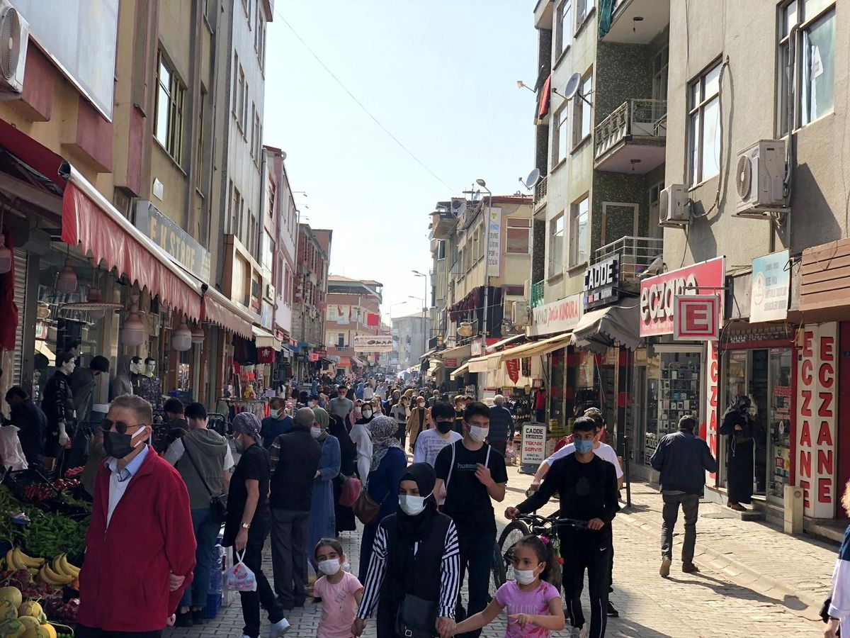 Kısıtlama öncesi alış veriş yoğunluğu