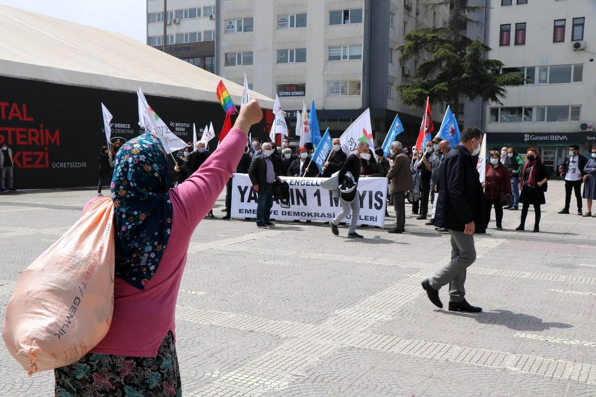 LGBTİ ve HDP\'nin 1 Mayıs kutlamasında ilginç anlar
