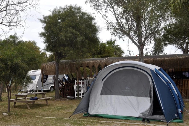 - Marmaris'te tam kapanma öncesi çadır ve kamp alanları dolmaya başladı