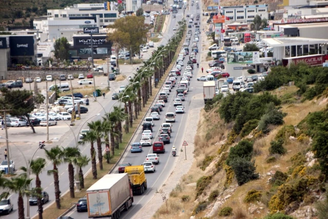 Muğla Büyükşehir Belediye Başkanı Gürün'den Bodrum'a akın eden tatilcilere uyarı