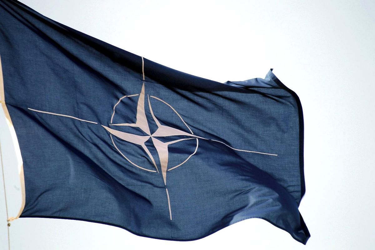 NATO, Afganistan\'dan çekilmeye başladı