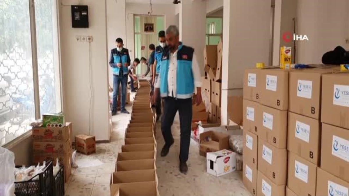 Nazilli\'de 300 adet gıda kolisi dağıtıldı