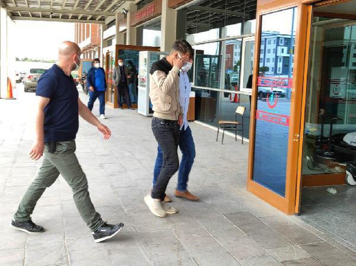 Pencereden girdikleri evden motosiklet çaldılar; biri yakalandı diğeri aranıyor
