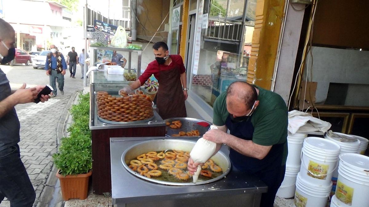 Ramazan\'da satışları artan tatlıcıları, kısıtlama endişesi sardı