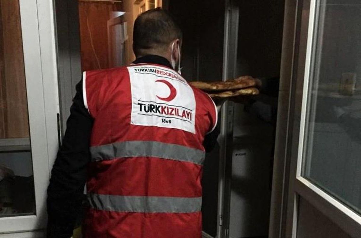 Ramazan pidesi Kızılay\'dan