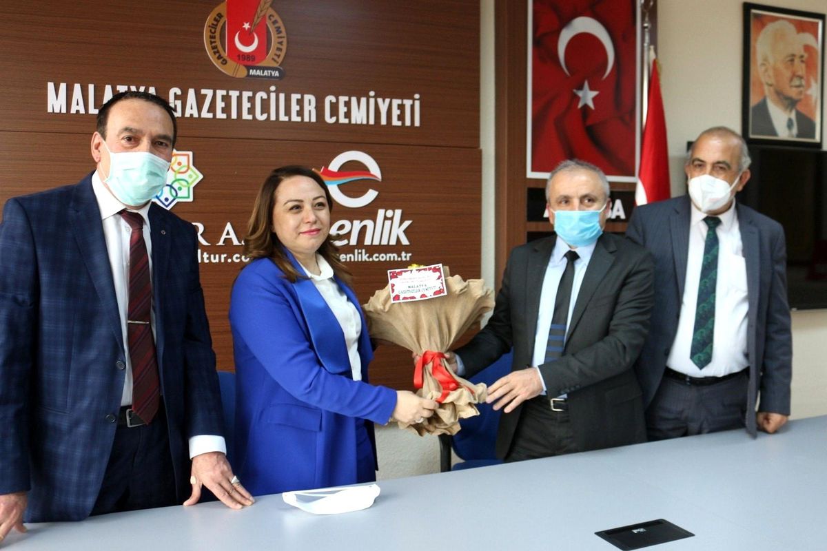 Rektör Karabulut\'tan sağlıkçılara saygı vurgusu