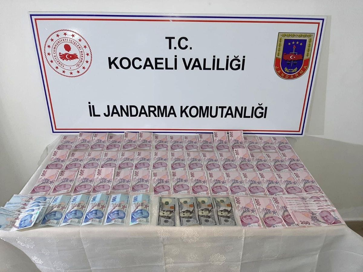 Sahte para kuryesi jandarmaya yakalandı