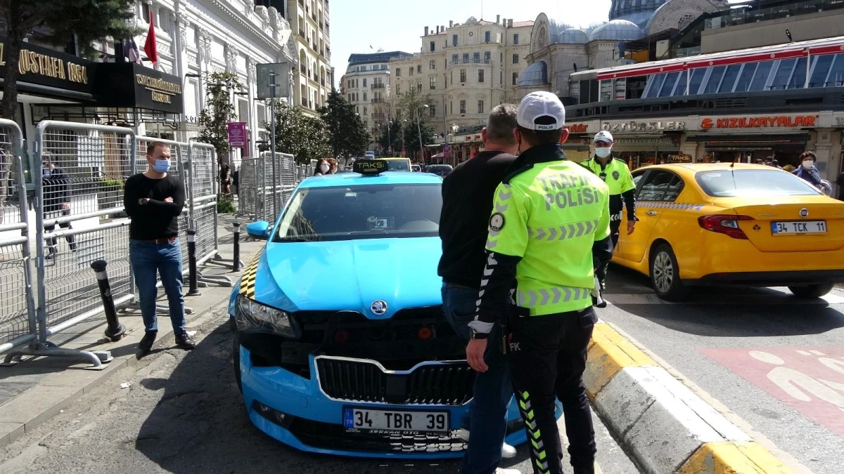 Taksim\'de taksi çekiciden düştü, sürücü çılgına döndü