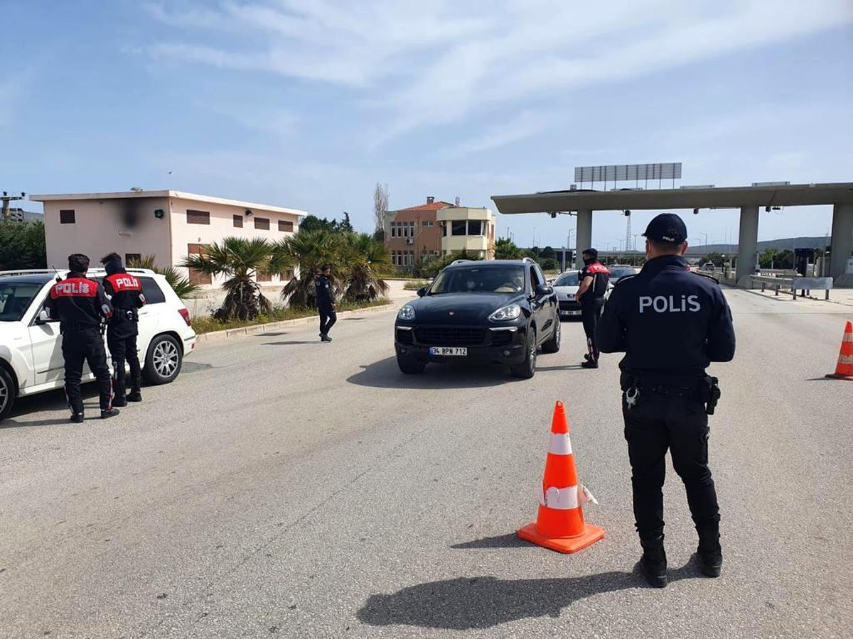 Tam kapanma nedeniyle Çeşme\'ye yazlıkçı akını