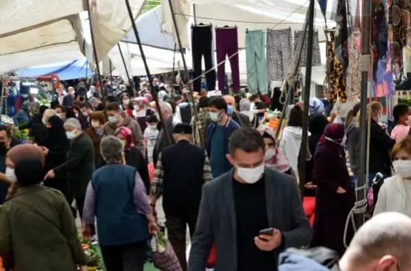 'TAM KAPANMA' ÖNCESİ KURULAN PAZARLARDA YOĞUNLUK YAŞANDI -1 Avcılar