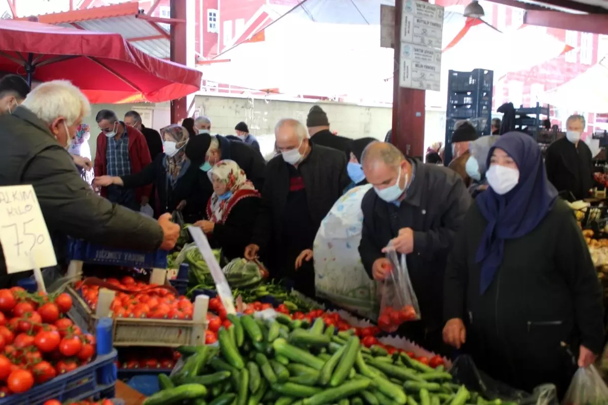 Tam kapanma öncesinde pazaryerleri dolup taştı