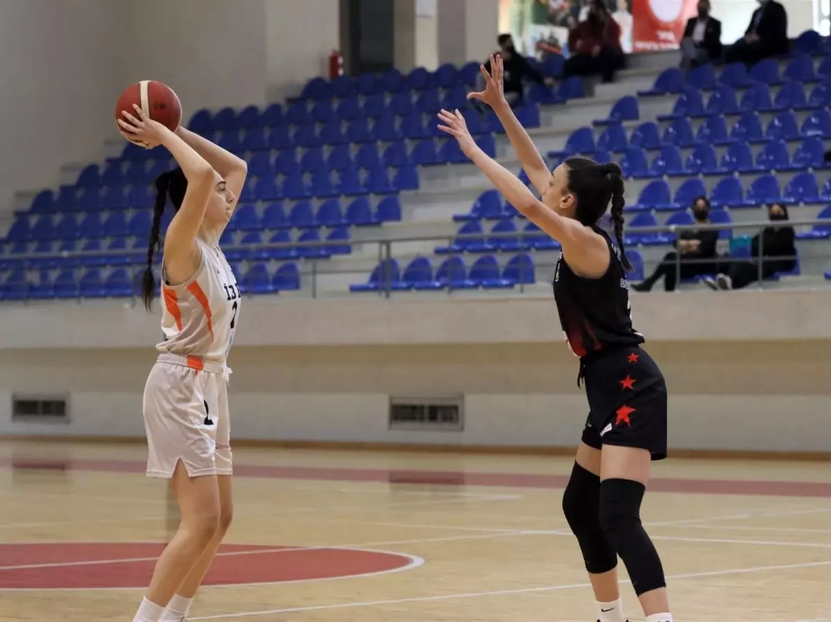 Turgutlu Belediyespor Kadın Basketbol Takımı doludizgin