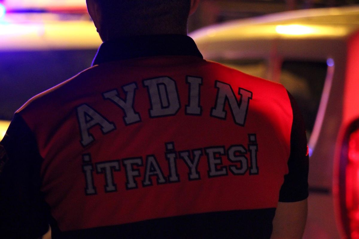 Yangında alevlerin arasında kalan bir kişi hayatını kaybetti