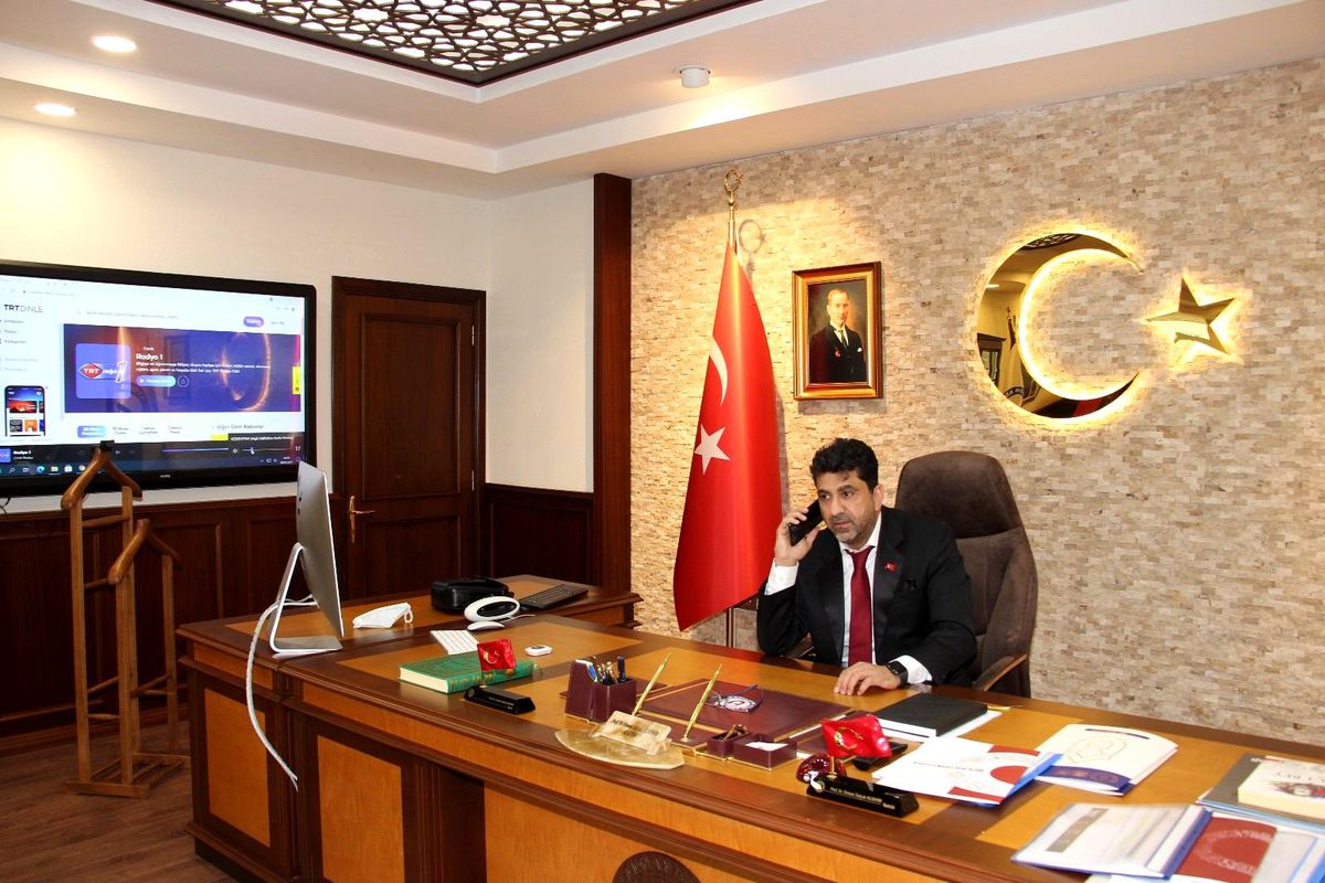 ADÜ Rektörü Aldemir, radyo programına konuk oldu