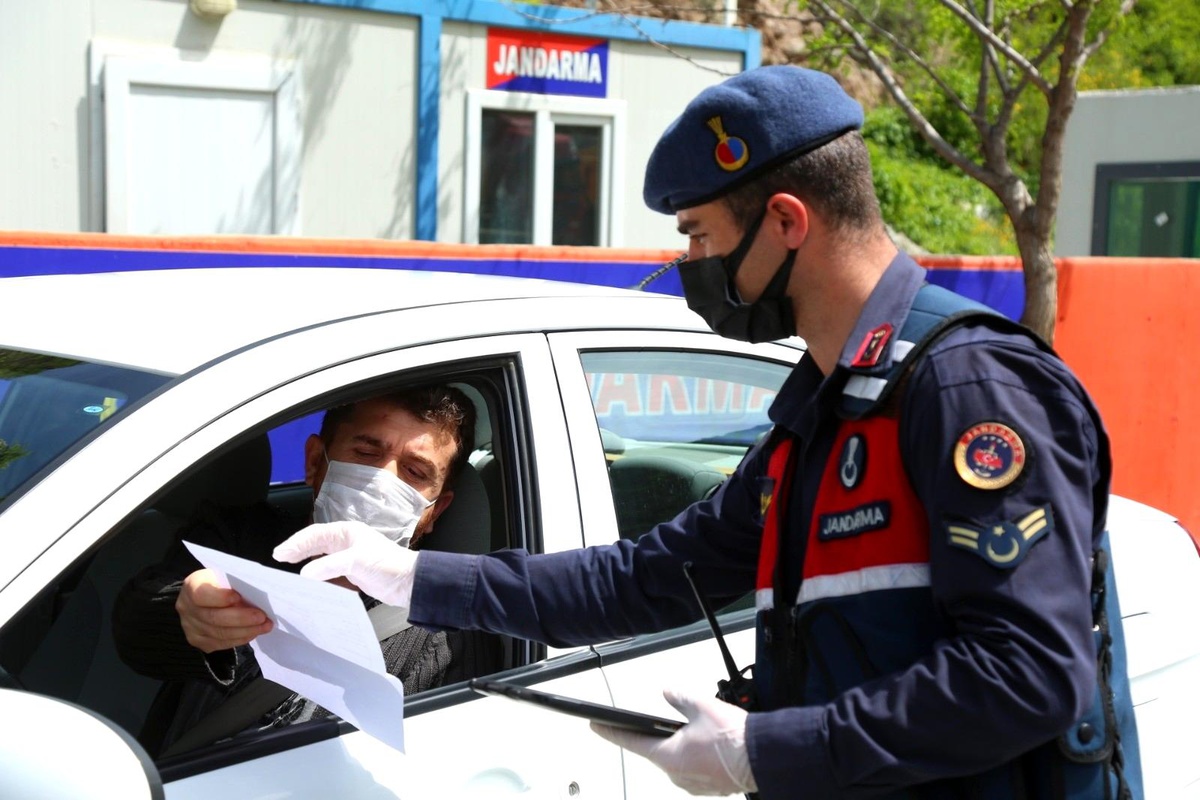Artvin\'de tam kapanma denetimleri sürüyor