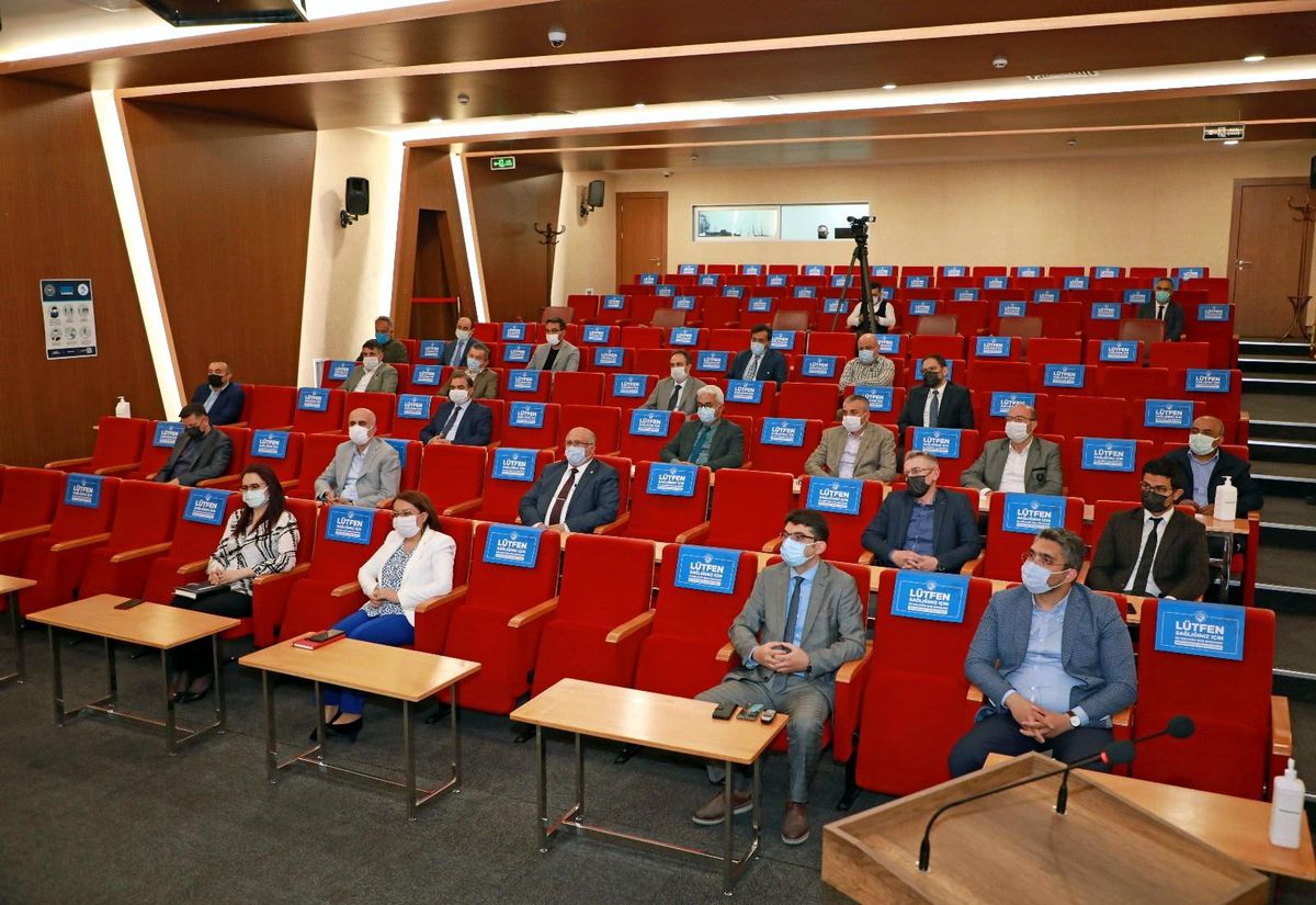 Başkan Yalçın: "Bu dönemde evde kalanlara hizmet bambaşka bir sınav"
