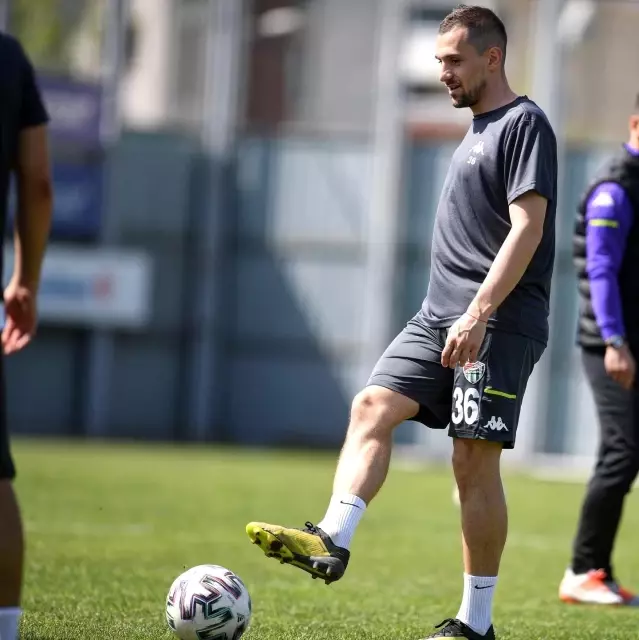 Bursaspor kafilesi, Eskişehir'e hareket etti Bursaspor kafilesi, Eskişehir'e hareket etti