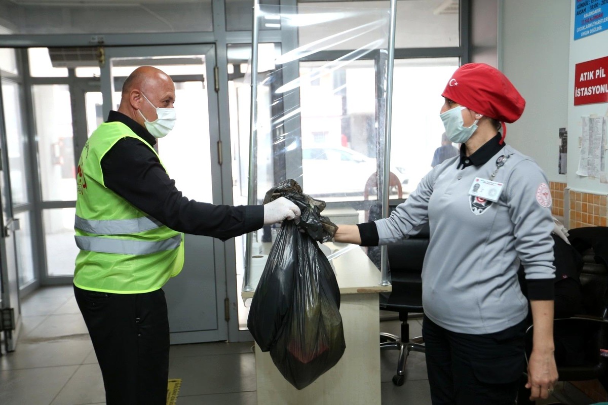 Derince\'de vefa ekibinin çalışmaları sürüyor