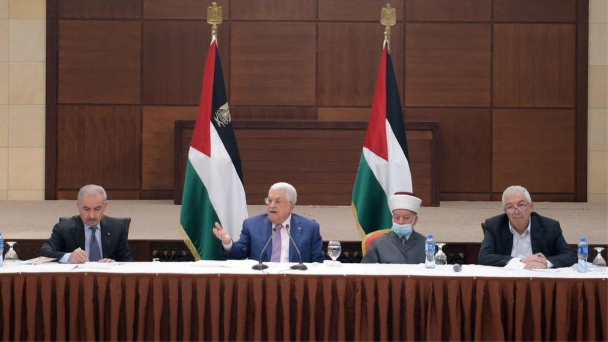 Filistin lideri Mahmud Abbas, 15 yıl aradan sonra yapılacak seçimlerin ertelendiğini açıkladı