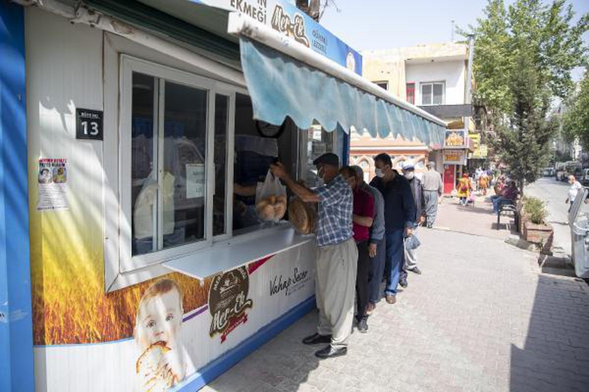 Hayırseverin ücretini ödediği 5 bin ekmek ücretsiz dağıtıldı