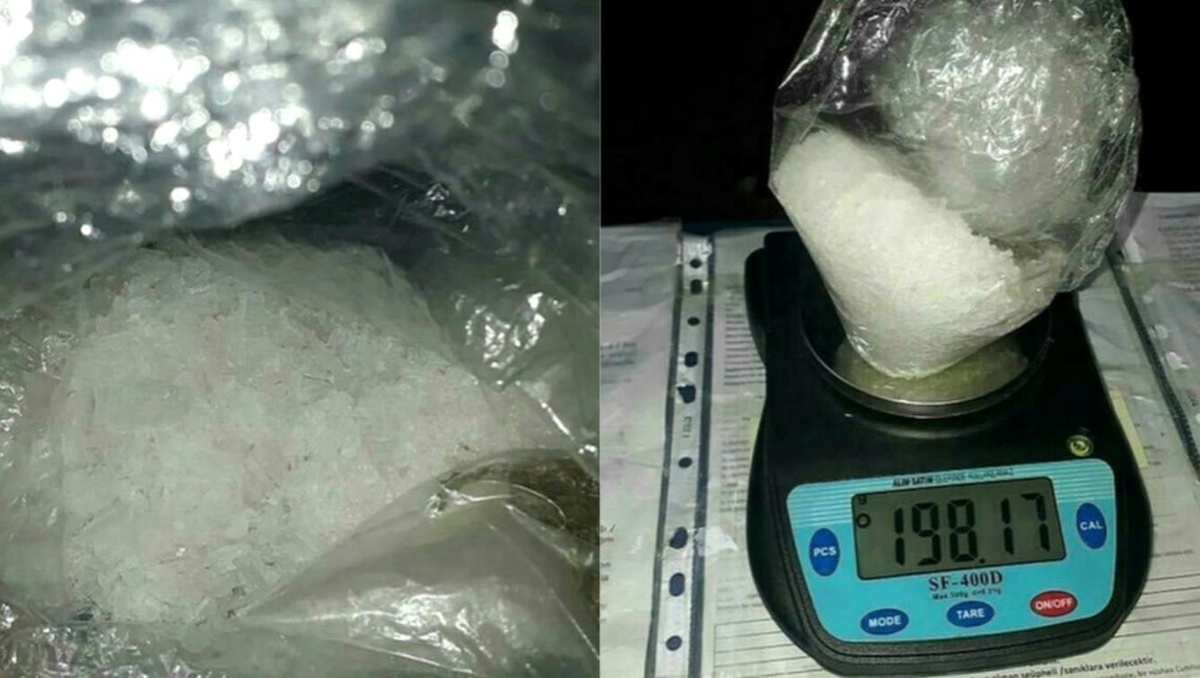 İzmir\'de bir kadının saç boyası kutusundan uyuşturucu çıktı