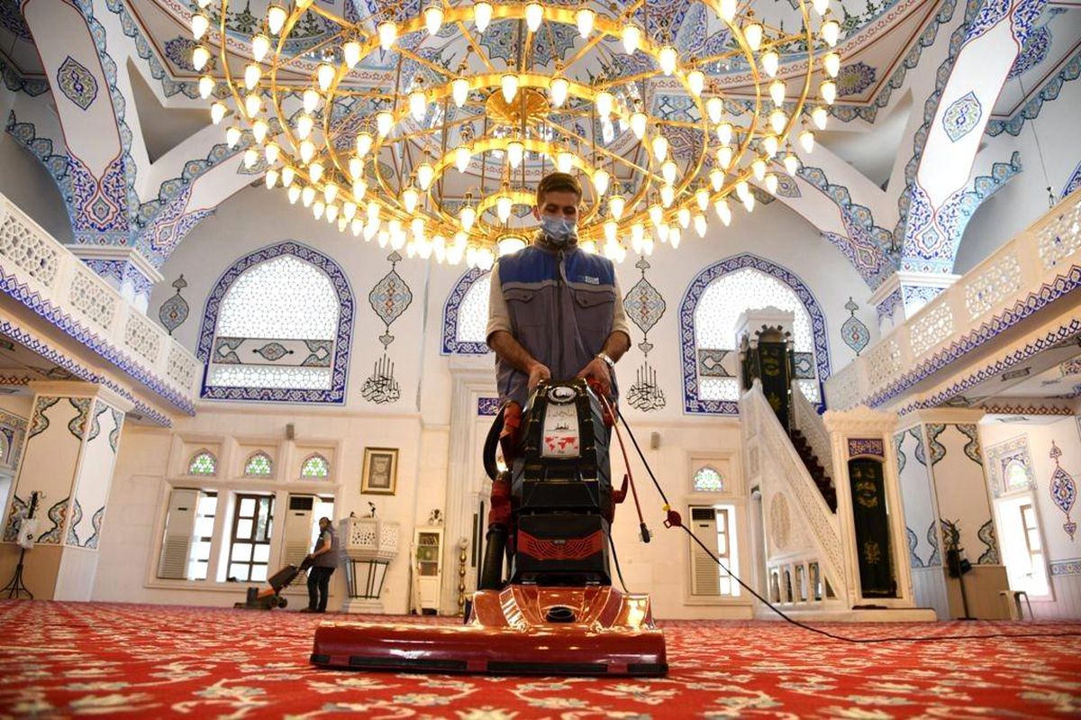 Kadıköy\'de camilerde Ramazan ayı temizliği