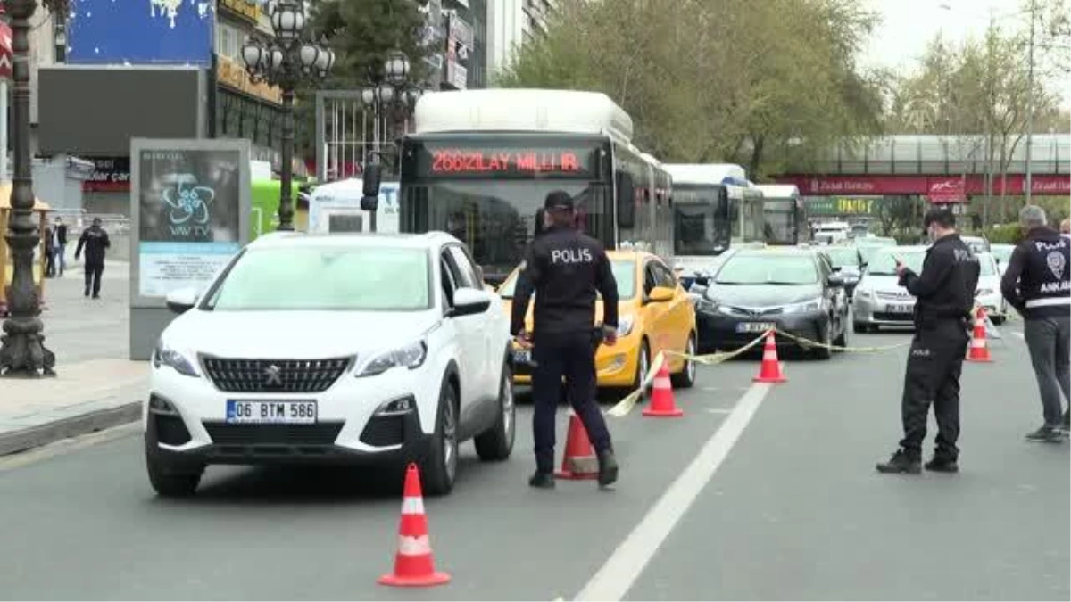 Kızılay Meydanı\'nda trafik denetimi (2)