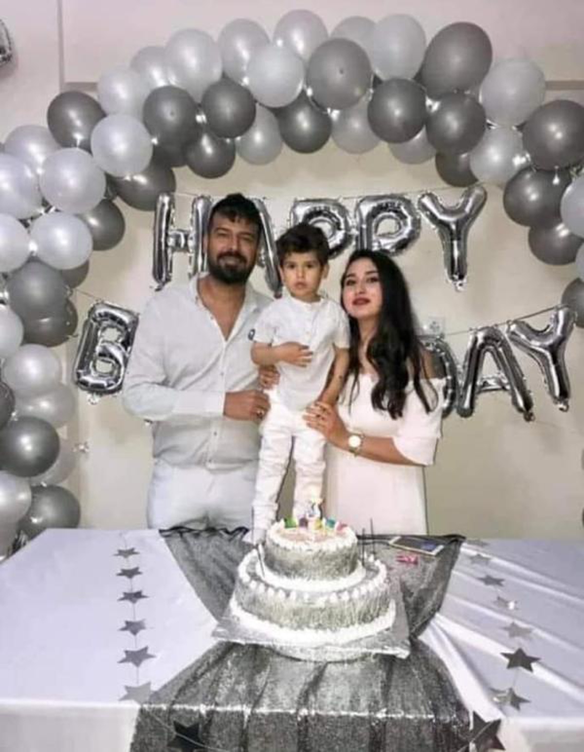 Oğlunun doğum günü alışverişine giderken kazada ölen Zeynep\'in eşinden buruk paylaşım