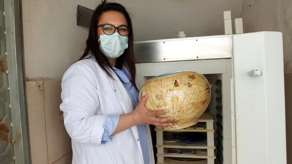 Pandemiyi fırsata çevirip çini ustası oldular